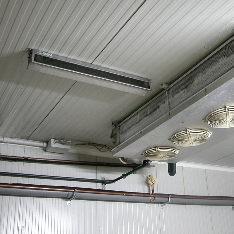 Sistema UV-C per il controllo delle muffe nelle celle frigo e di stagionatura, fino a 90 m³